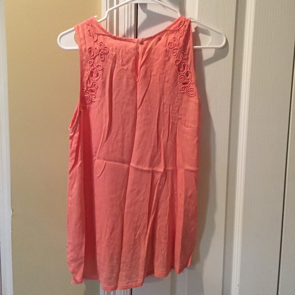 tops - Picture 3 of 3